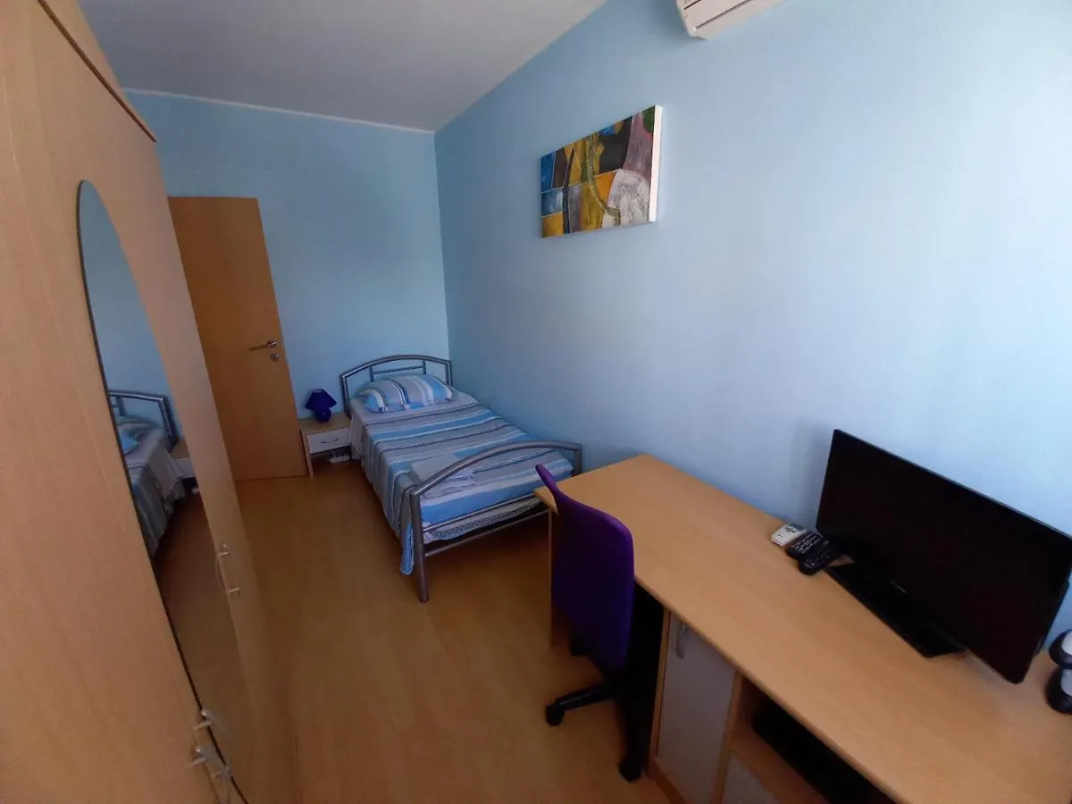 Holiday Home 111 Pula 0*,  Croatia
